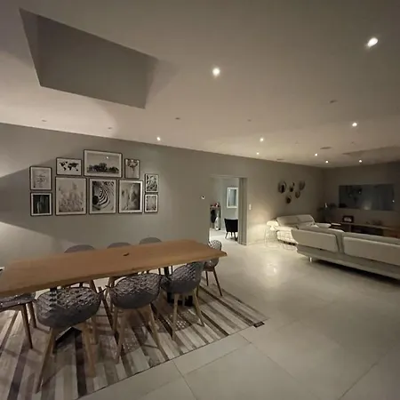 Grande De Luxe فيلة Périgueux