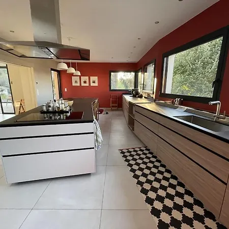 Grande De Luxe * Périgueux