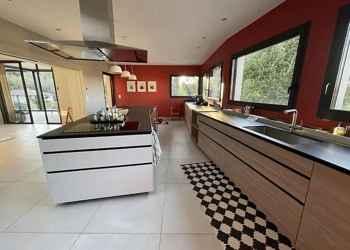 Grande De Luxe * Périgueux